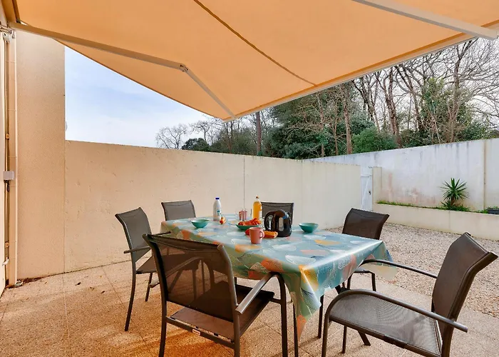 Maison Moderne Et Piscine Commune Сasa de vacaciones