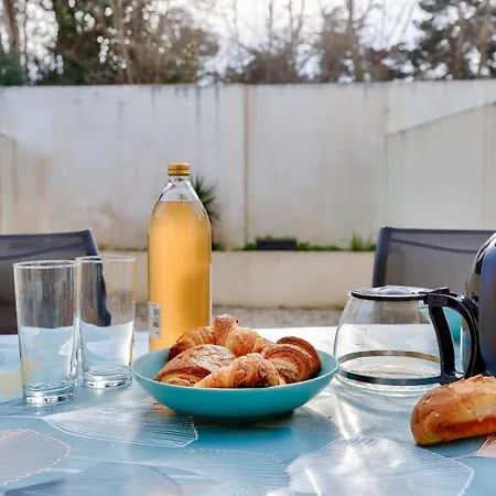 Maison Moderne Et Piscine Commune בית נופש *