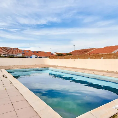 Maison Moderne Et Piscine Commune * Les Sables-d'Olonne