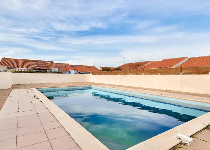 Maison Moderne Et Piscine Commune * Les Sables-dʼOlonne